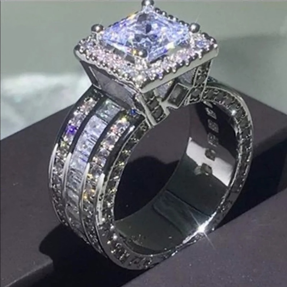 New Luxury 925 Silver beautiful Diamond Engagement Ring - Picture 3 of 6